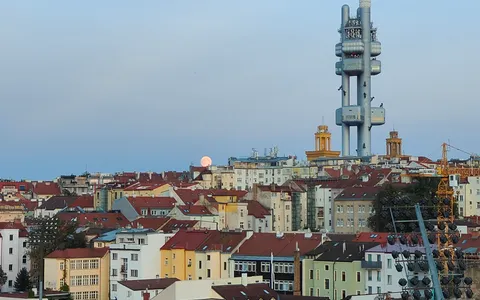 Wieża telewizyjna Žižkov w Pradze